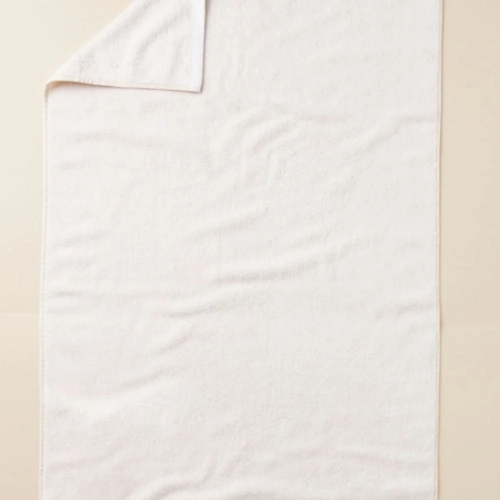 NEW Anthropologie Bramble Bath Towel •• White